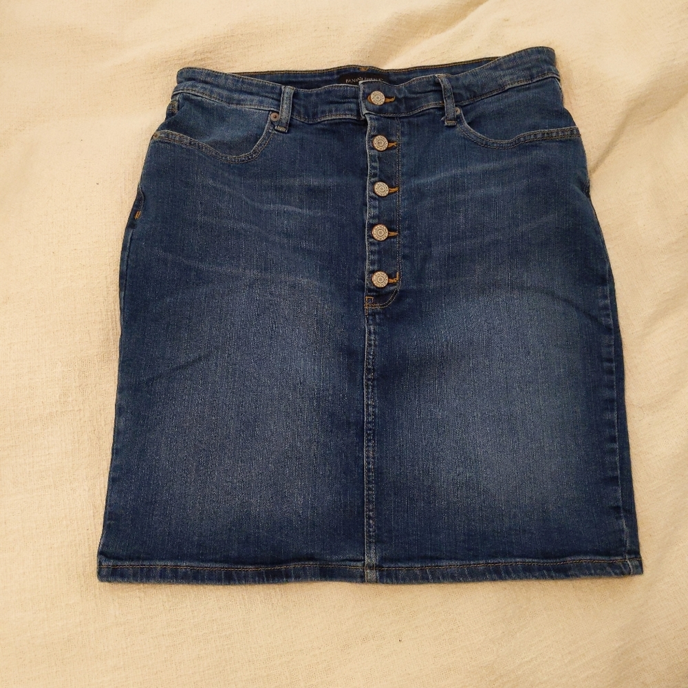 Banana republic denim skirt size 12